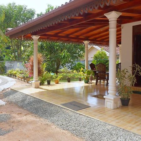 Damith Tourist Inn Mirissa Ngoại thất bức ảnh