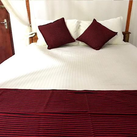Damith Tourist Inn Mirissa Ngoại thất bức ảnh