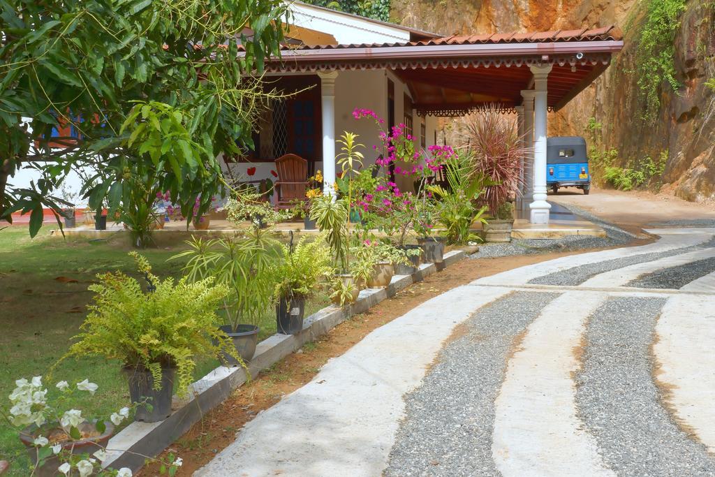 Damith Tourist Inn Mirissa Ngoại thất bức ảnh