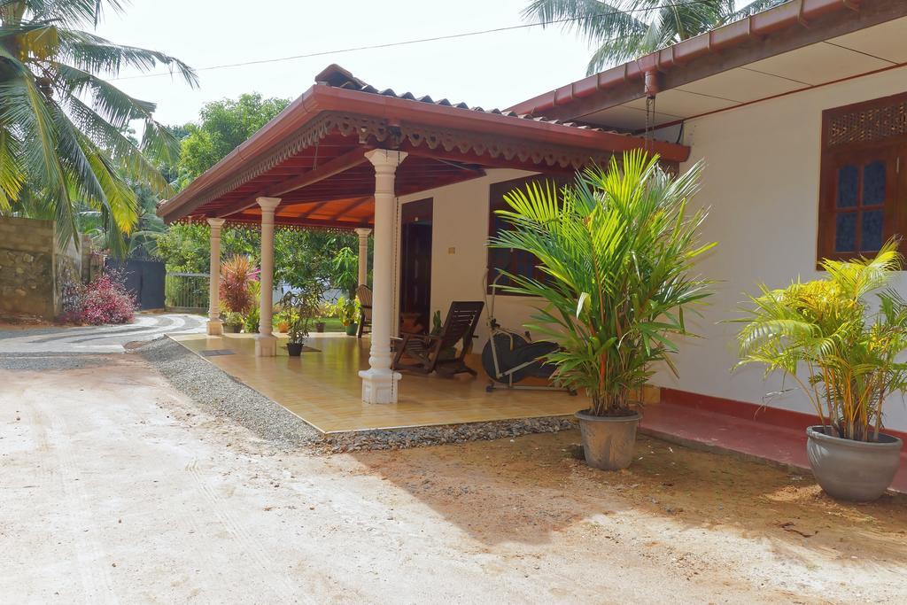 Damith Tourist Inn Mirissa Ngoại thất bức ảnh
