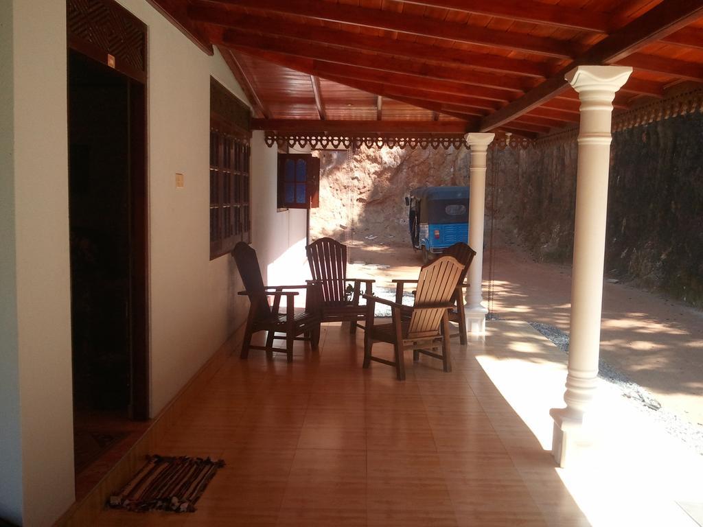 Damith Tourist Inn Mirissa Ngoại thất bức ảnh