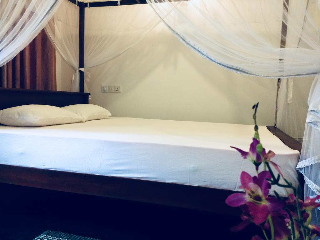 Damith Tourist Inn Mirissa Ngoại thất bức ảnh