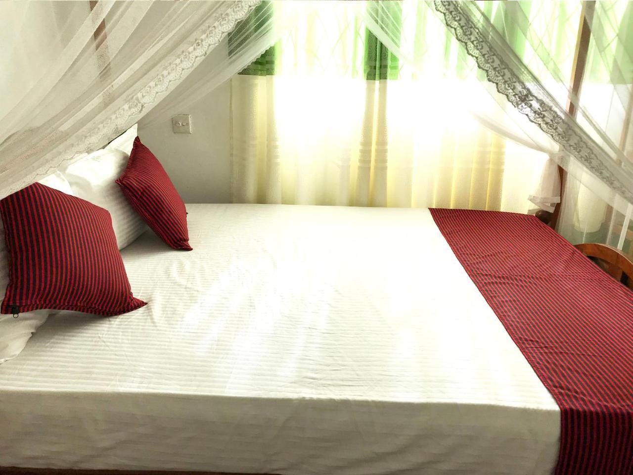 Damith Tourist Inn Mirissa Ngoại thất bức ảnh