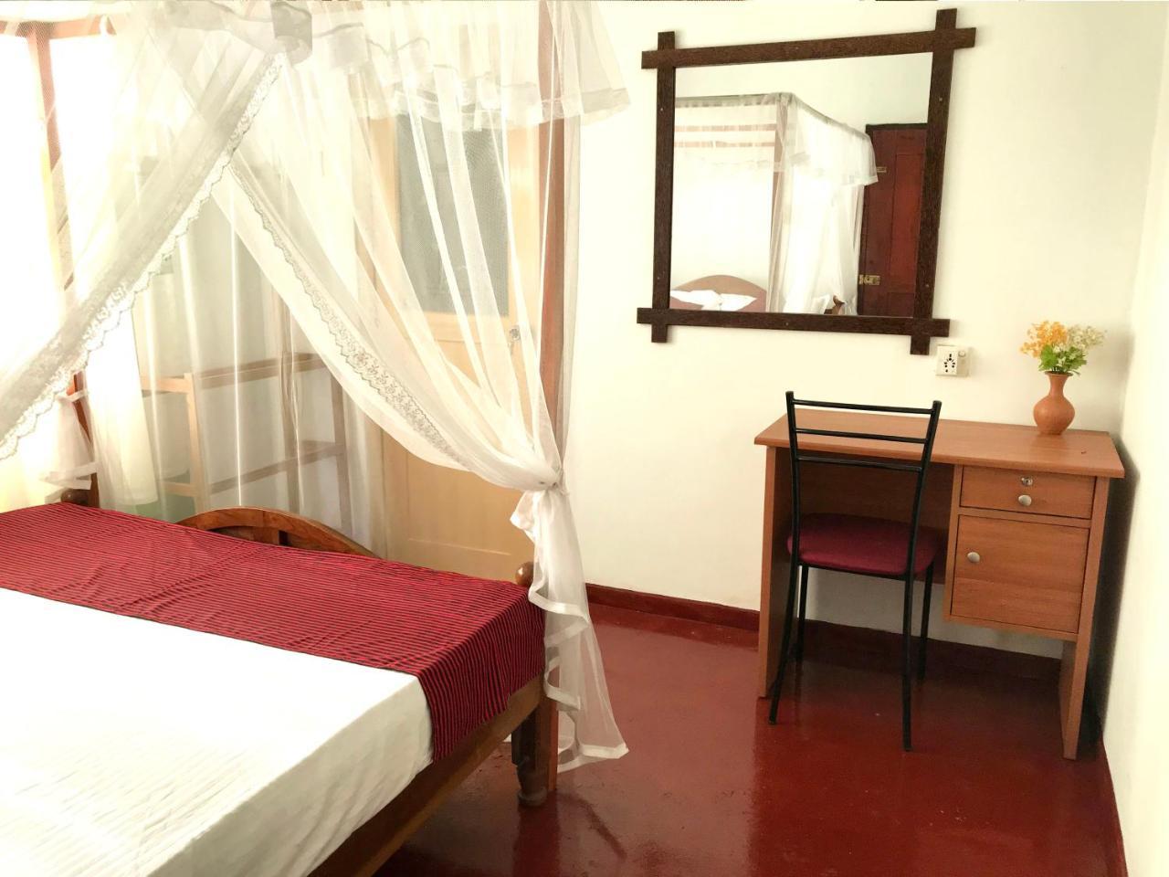Damith Tourist Inn Mirissa Ngoại thất bức ảnh