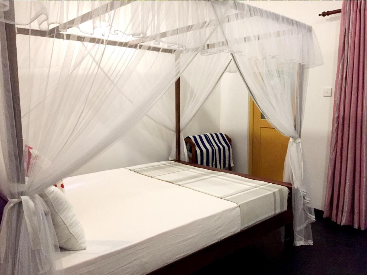 Damith Tourist Inn Mirissa Ngoại thất bức ảnh
